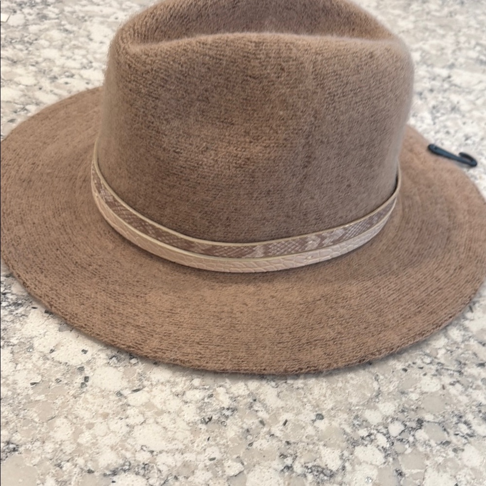 Vince Camuto Beige Wool Fedora Hat with snakeskin band OS never worn NWT - Picture 3 of 6